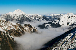 雪山云海壮丽风光景致