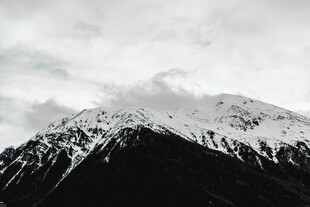 巍峨雪山