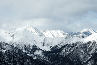 壮丽雪山景观