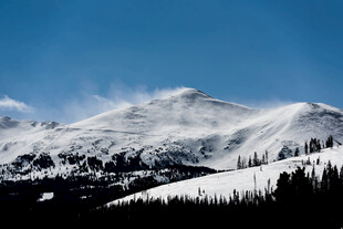 雪山壮丽风光