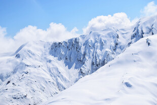 壮丽雪山景观