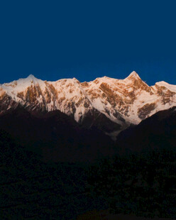 雪山壮丽景观