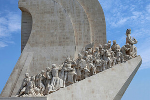 葡萄牙发现者纪念碑雕像