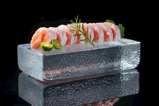 精致三文鱼寿司摆盘