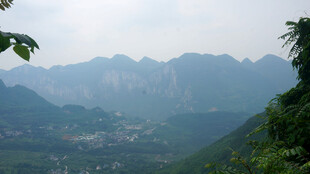 恩施山峦叠翠间的秀丽风光