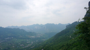 恩施山峦叠翠的壮美自然景观