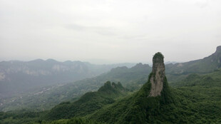 恩施巍峨长城屹立青山间