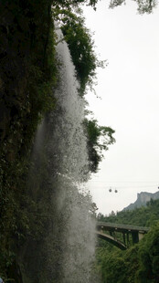 恩施山间飞瀑景观