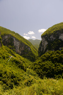恩施青山翠谷间的自然美景