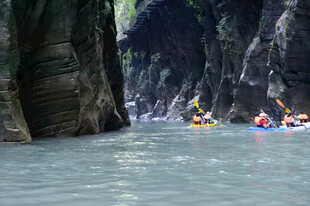 恩施峡谷漂流探险之旅