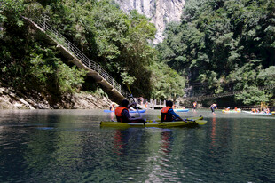 恩施河上皮划艇探险
