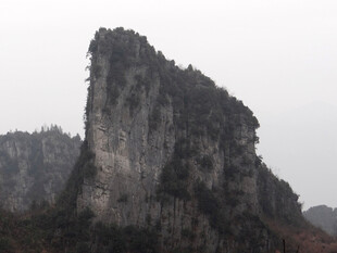 恩施巍峨嶙峋的奇特山峰