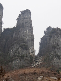 恩施险峻奇特的壮观山峰景色