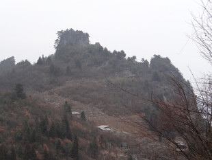 恩施雾中峻岭 山林隐现