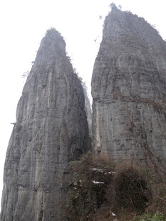 恩施巍峨险峻的奇特双峰