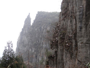 恩施巍峨高山景观