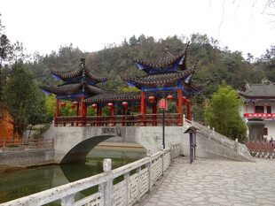 恩施中式古桥与亭阁景观