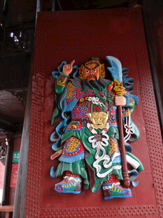 恩施传统彩色浮雕神兽装饰