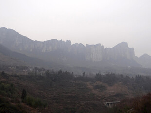 恩施雾中群山景观