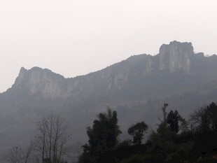 恩施雾中山景图