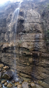 恩施山间瀑布景观