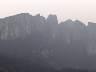 恩施壮丽山峦景观