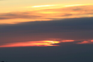 日落时分的绚丽天空