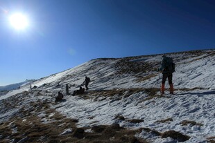 雪山徒步者的攀登之旅