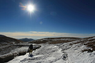 雪地徒步者的壮丽旅程