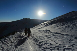 雪地徒步 二人的冬日旅程