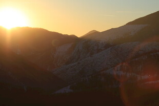 夕阳下的壮丽山景