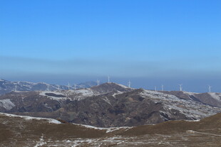 冬日山脉雪景风光