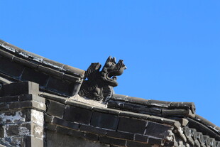 中式古建筑屋檐上的神兽