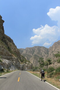 山间骑行路 畅享自然风