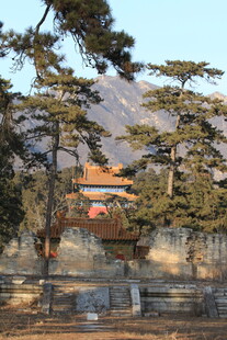 山林中的中式古建筑景观