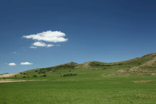 草原蓝天美景