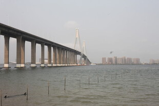 湛江跨海大桥横跨广阔海面