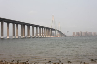 湛江跨海大桥横跨海面