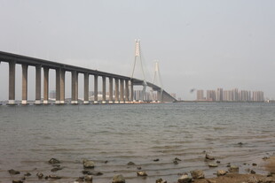 湛江跨海大桥横跨海面