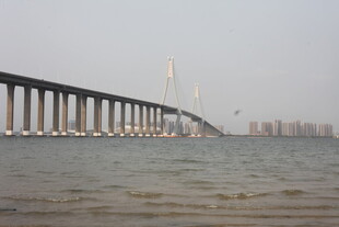 湛江跨海大桥横跨海面