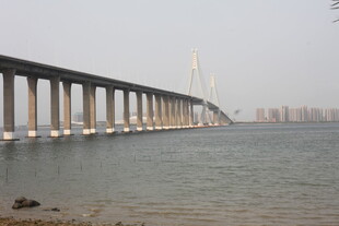 湛江跨海大桥横跨海面