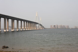 湛江跨海大桥横跨广阔海面