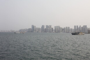 湛江海滨城市天际线远景