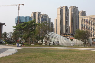 湛江城市公园中的现代景观建筑