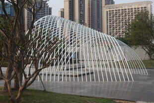 湛江现代艺术感的拱形景观建筑