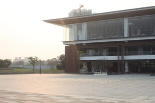 湛江现代建筑外观 开阔广场