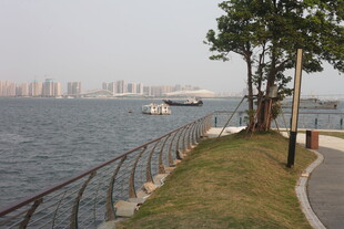湛江湖畔步道风景