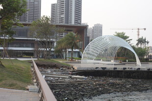 湛江城市河畔的现代景观建筑