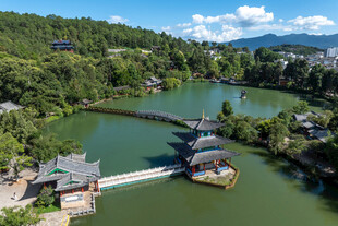  亚洲中国云南丽江黑龙潭风光