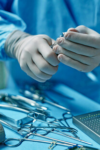 医生术前器械准备